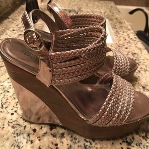 Kenneth Cole Rose Gold Wedge Sandel